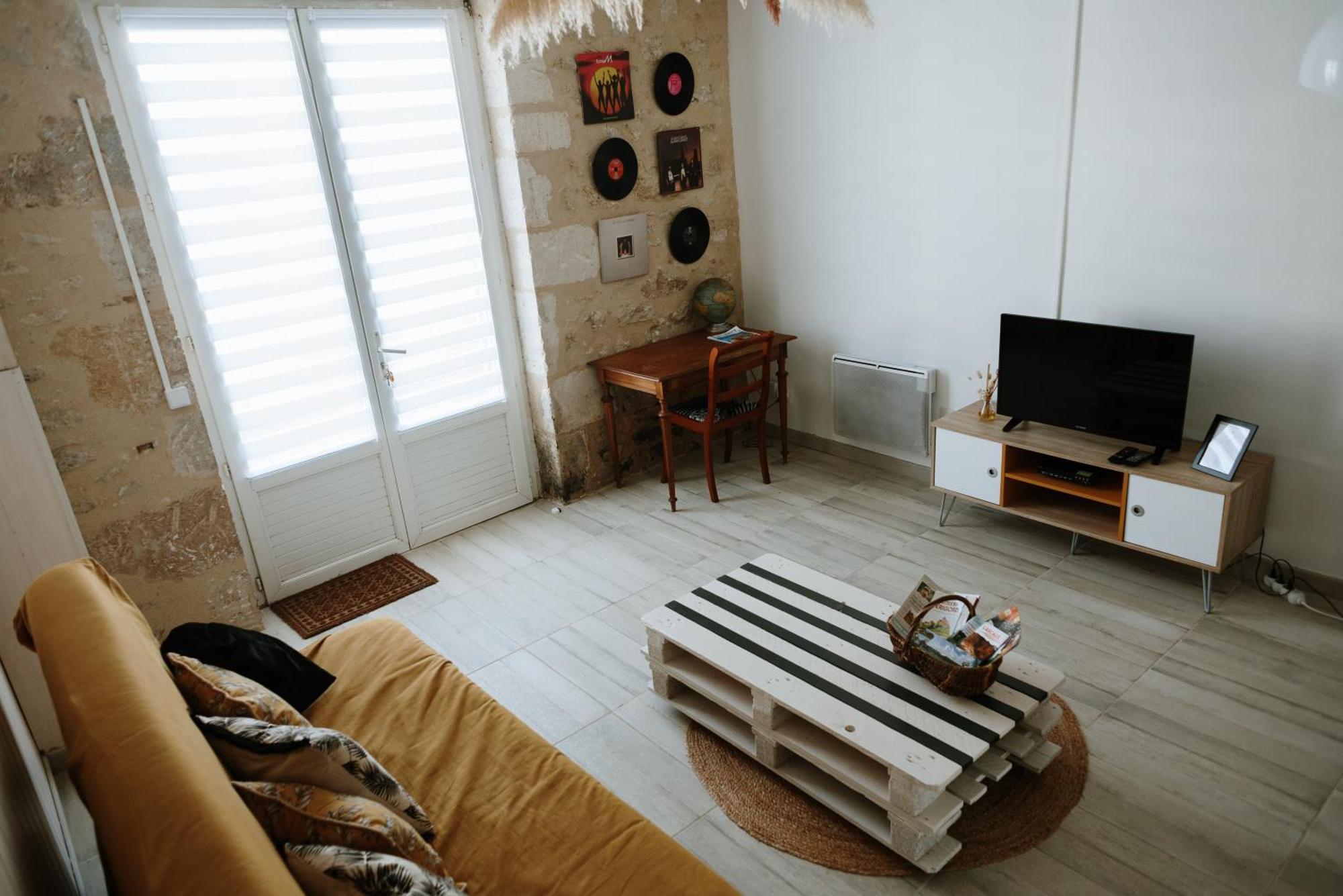 Studio De Plain-Pied Avec Terrasse Et Jardin Apartment Saint-Meard-de-Gurcon Exterior photo