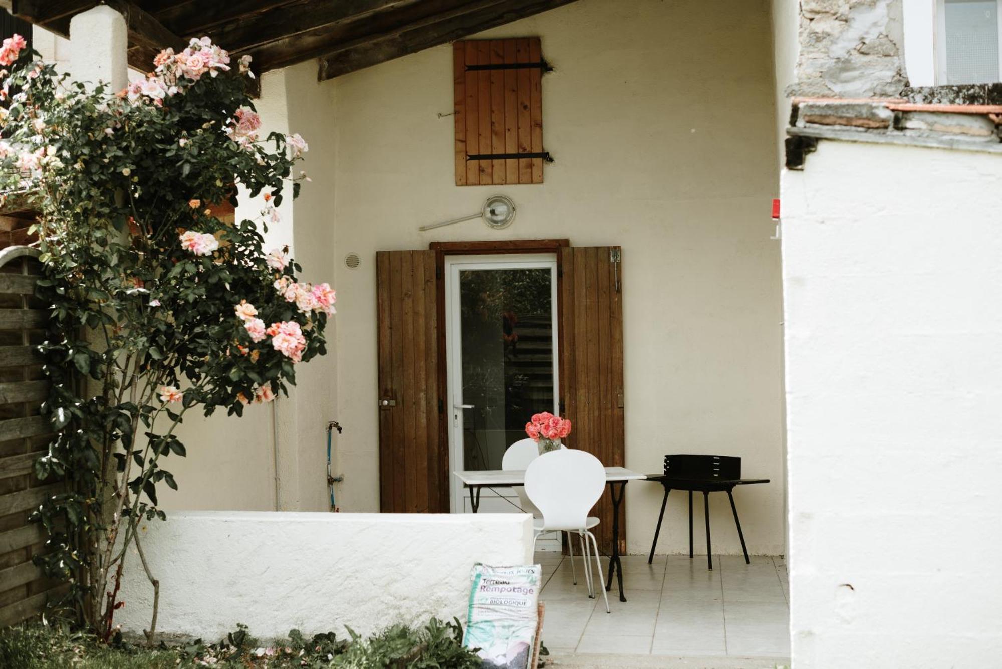 Studio De Plain-Pied Avec Terrasse Et Jardin Apartment Saint-Meard-de-Gurcon Exterior photo